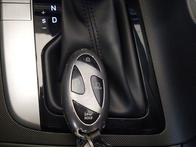 2024 Hyundai Elantra — photo 15 view