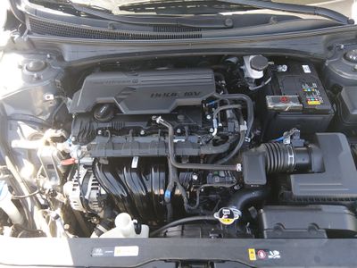 2024 Hyundai Elantra — photo 9 view
