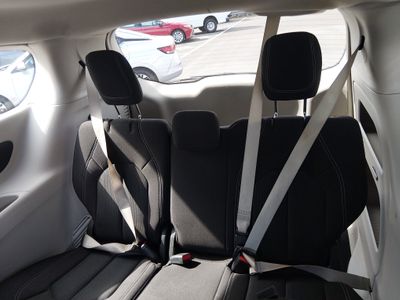2023 Chrysler Voyager — photo 17 view