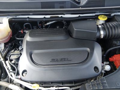 2023 Chrysler Voyager — photo 9 view