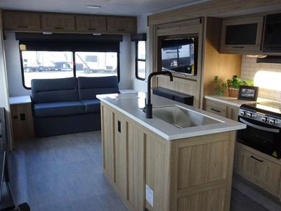 2025 Heartland Prowler — photo 22 view