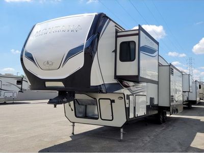 2022 Keystone RV Montana - Photo 2
