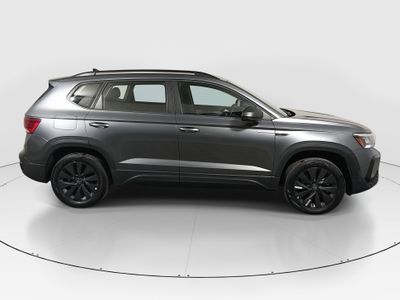 2024 Volkswagen Taos - Photo 8