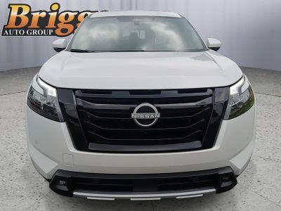 2025 Nissan Pathfinder — side profile view
