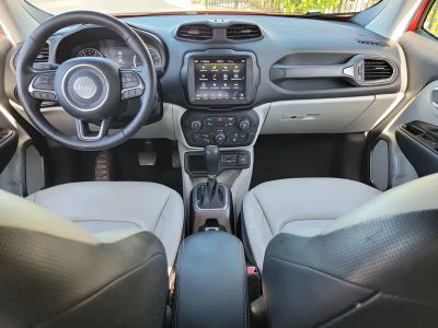 2018 Jeep Renegade — photo 12 view