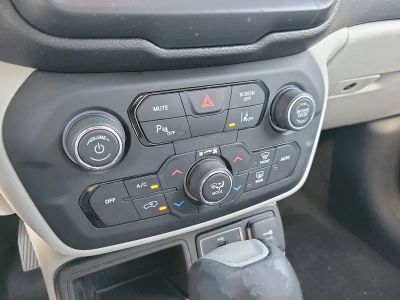 2018 Jeep Renegade — photo 24 view