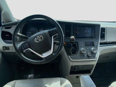 2020 Toyota Sienna — photo 20 view
