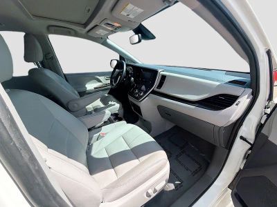 2020 Toyota Sienna — photo 30 view