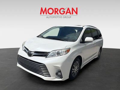 2020 Toyota Sienna — rear three-quarter view