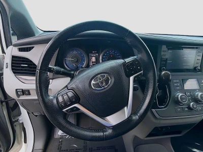2020 Toyota Sienna — photo 10 view