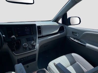 2020 Toyota Sienna — photo 21 view