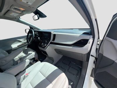 2020 Toyota Sienna — photo 31 view