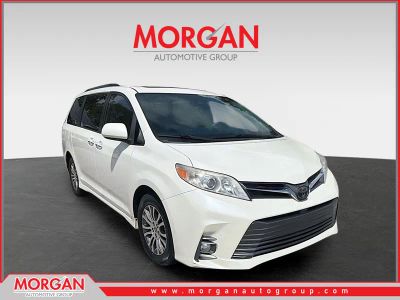2020 Toyota Sienna XLE in Blizzard Pearl — front three-quarter view