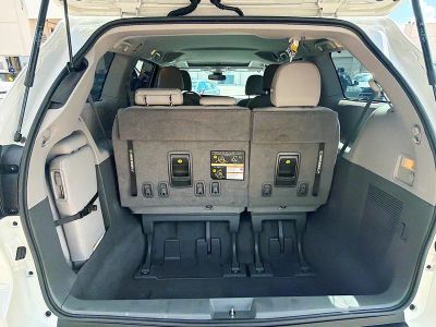 2020 Toyota Sienna — photo 25 view