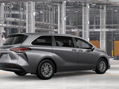 2026 Toyota Sienna — photo 10 view