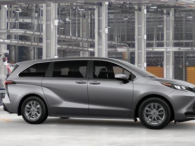 2026 Toyota Sienna — photo 13 view