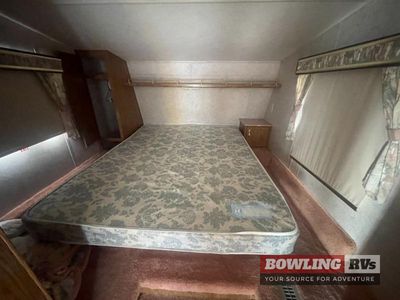 1995 Fleetwood Prowler 28 5D - Photo 8