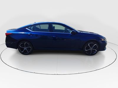 2024 Nissan Altima — photo 8 view