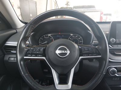 2024 Nissan Altima — photo 12 view