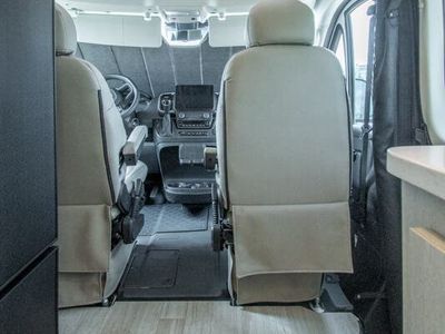 2027 Thor Motor Coach Tellaro - Photo 3