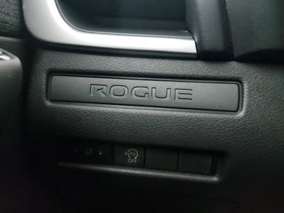 2023 Nissan Rogue — photo 13 view