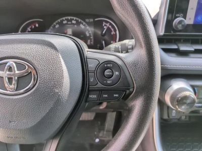 2023 Toyota RAV4 — photo 18 view