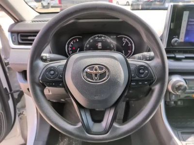 2023 Toyota RAV4 — photo 19 view