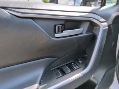 2023 Toyota RAV4 — photo 15 view