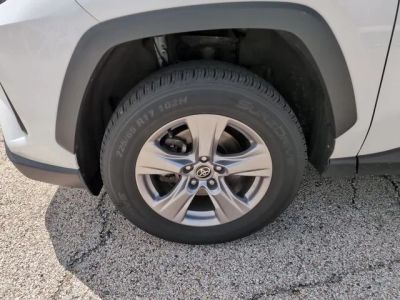 2023 Toyota RAV4 — photo 9 view
