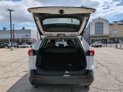 2023 Toyota RAV4 — photo 12 view