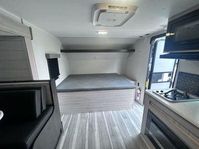 2025 Cruiser RV Avenir - Photo 2