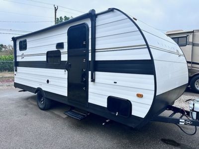 2025 Cruiser RV Avenir - Photo 4