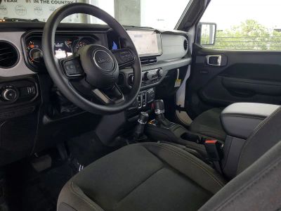2026 Jeep Wrangler — photo 16 view