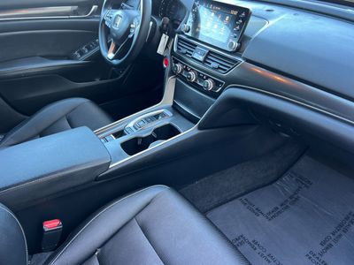 2019 Honda Accord - Photo 16