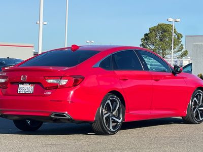 2019 Honda Accord - Photo 2