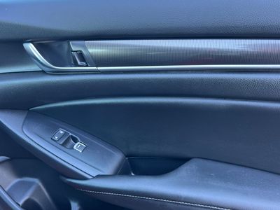 2019 Honda Accord - Photo 18