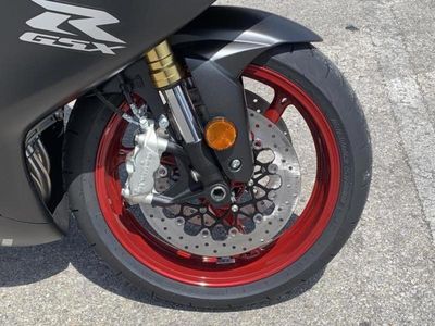 2026 Suzuki GSX-R750 - Photo 10