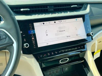 2026 Jeep Grand Cherokee — photo 16 view