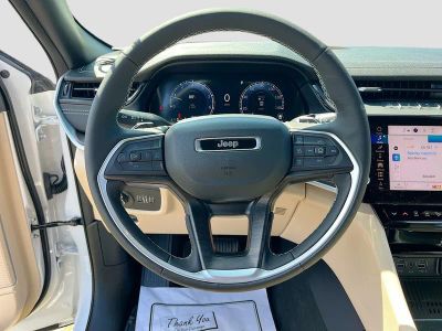 2026 Jeep Grand Cherokee — photo 11 view