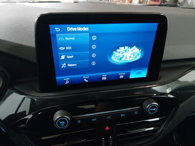 2025 Ford Escape — photo 17 view