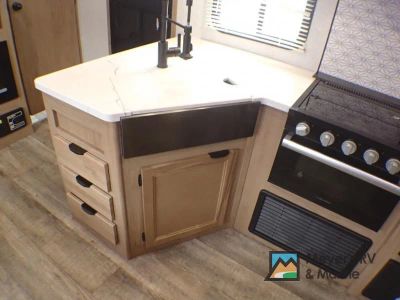 2024 Forest River RV Cherokee Alpha Wolf - Photo 11