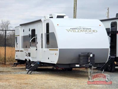 2026 Wildwood X-Lite 263BHXLX — front three-quarter view