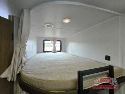 2026 Wildwood X-Lite 263BHXLX — photo 19 view