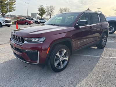 2026 Jeep Grand Cherokee — photo 13 view