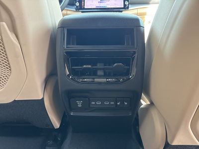 2026 Jeep Grand Cherokee — photo 47 view