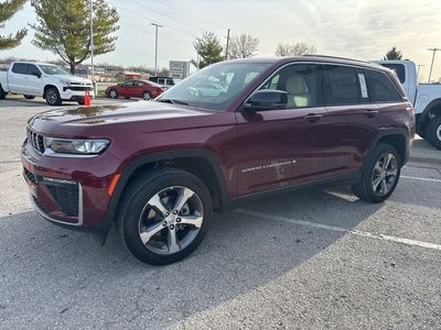 2026 Jeep Grand Cherokee — photo 14 view