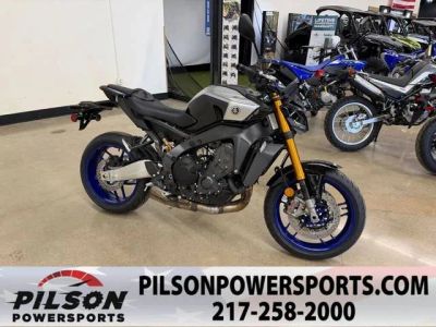 2025 Yamaha MT-09 SP — front three-quarter view