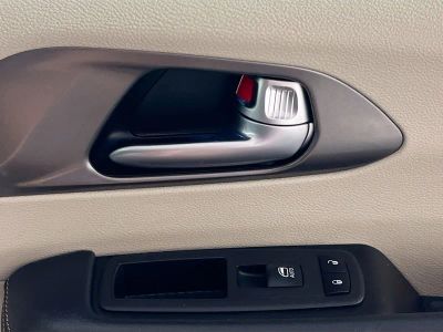2023 Chrysler Pacifica — photo 28 view