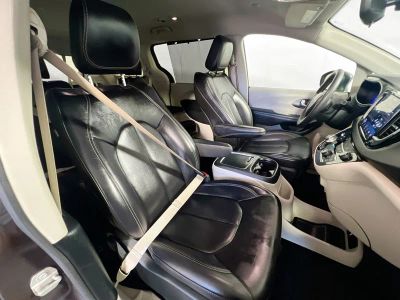 2023 Chrysler Pacifica — photo 27 view