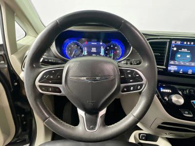 2023 Chrysler Pacifica — photo 15 view